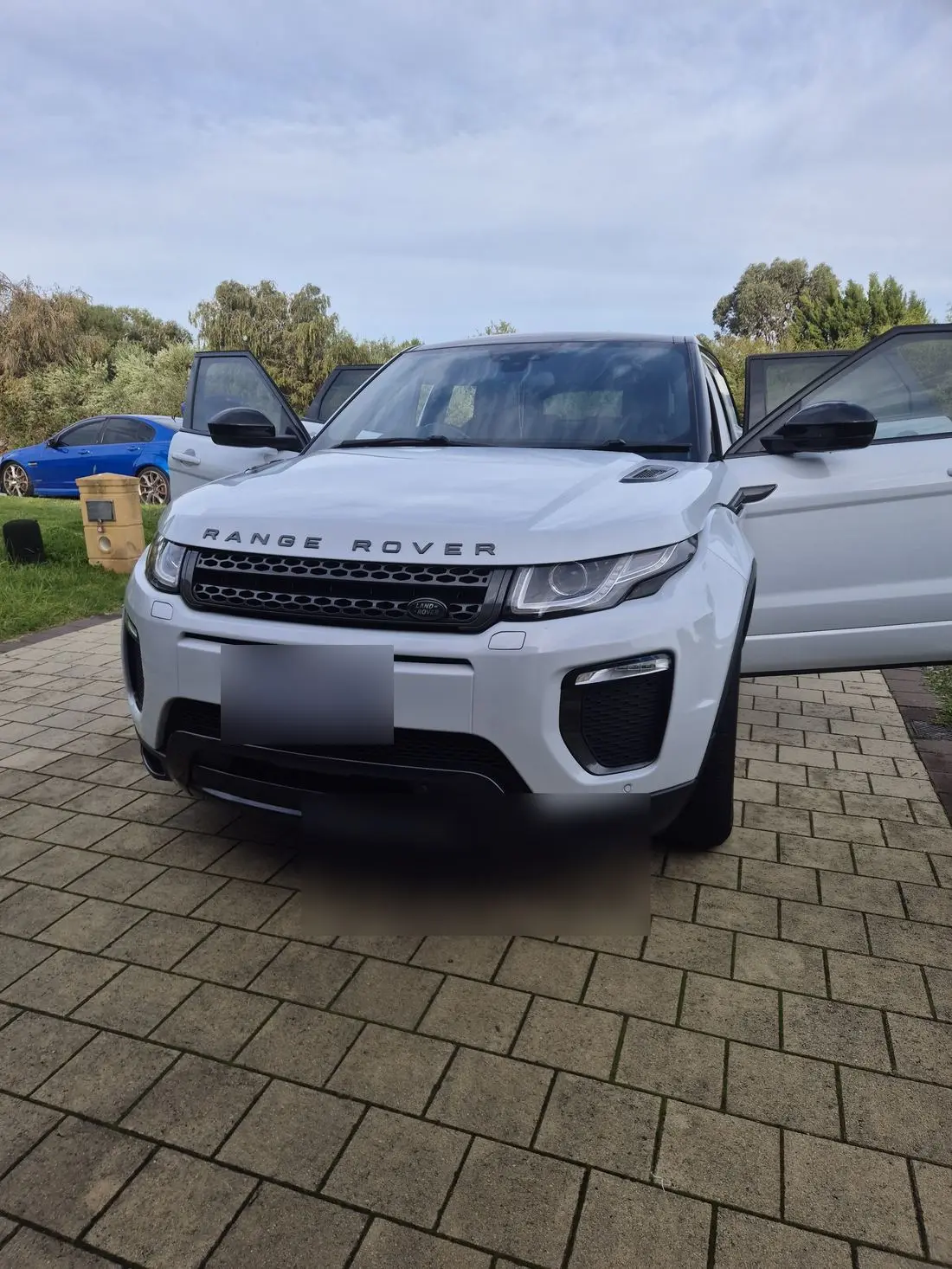 White customer Range Rover after an SUV detail